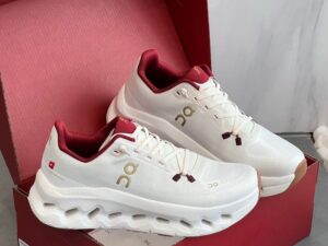TENIS ON CLOUDTILT "SAN VALENTIN" DAMA