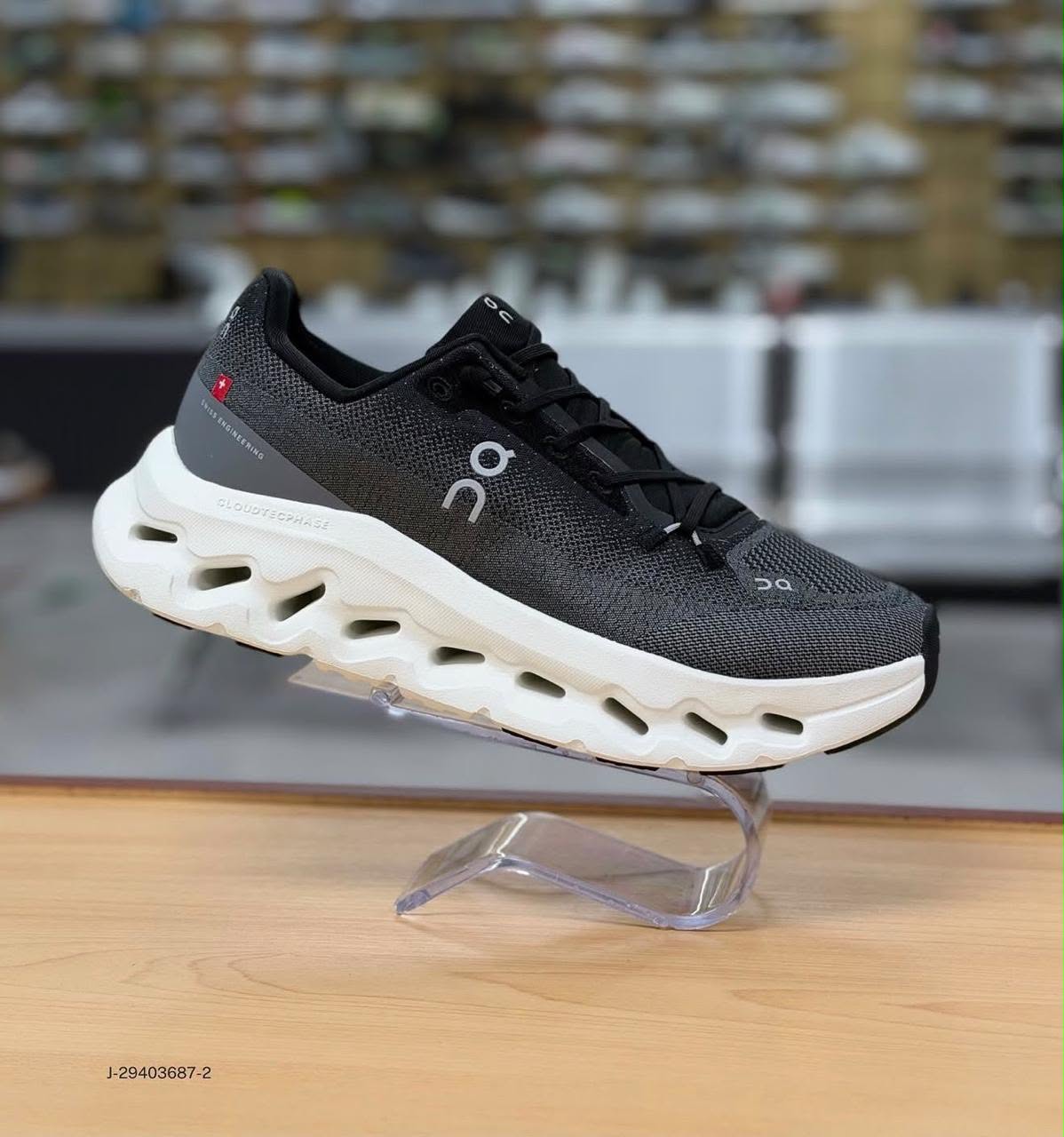 ON CLOUDSURFER NEGRO-GRIS/ BLANCO CABALLERO