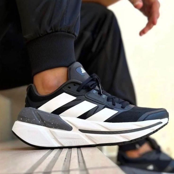 ADIDAS ADISTAR - NEGRO - HOMBRE