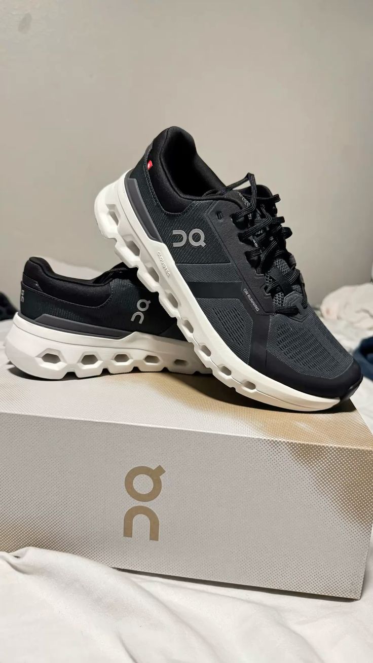 ON CLOUDSURFER NEGRO-GRIS/ BLANCO CABALLERO - Imagen 2