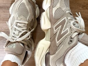 TENIS NEW BALANCE BEIGE/CAFE DAMA